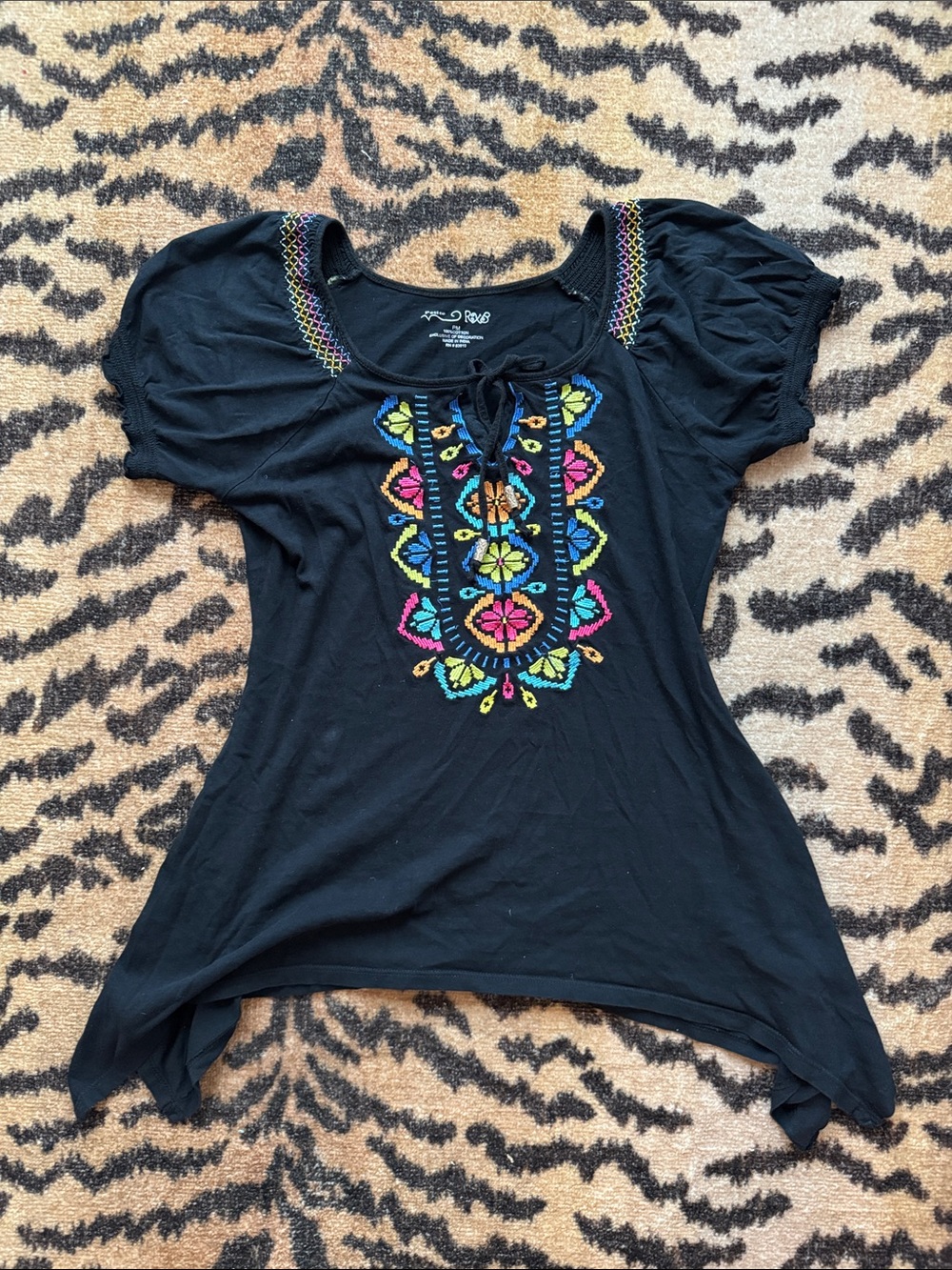 Boho indie Short-Sleeve Tunic with Colorful geometric Embroidered Front